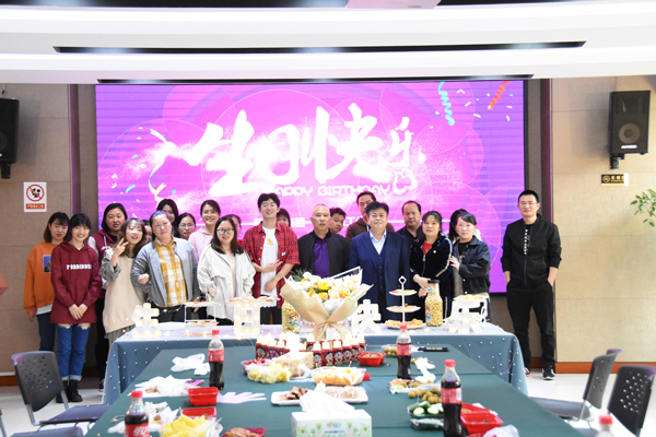 “感恩有你，携手同行”！乐投体育举办2022年一季度员工集体生日会